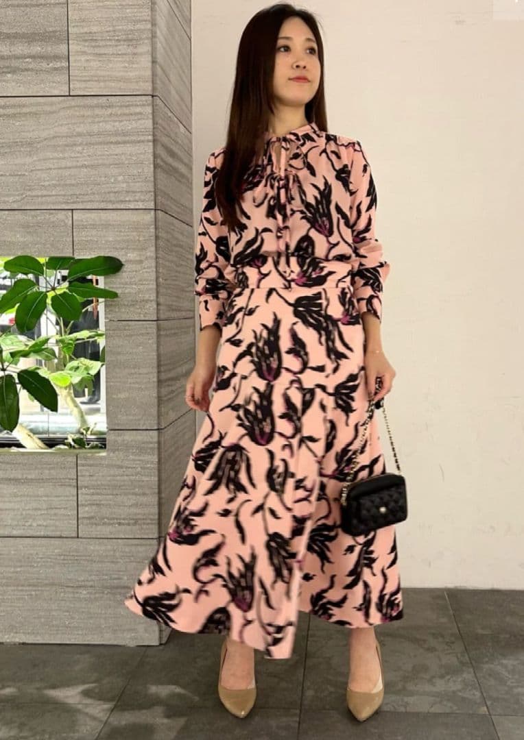 新品未使用ピンキーダイアンフラワープリントブラウス