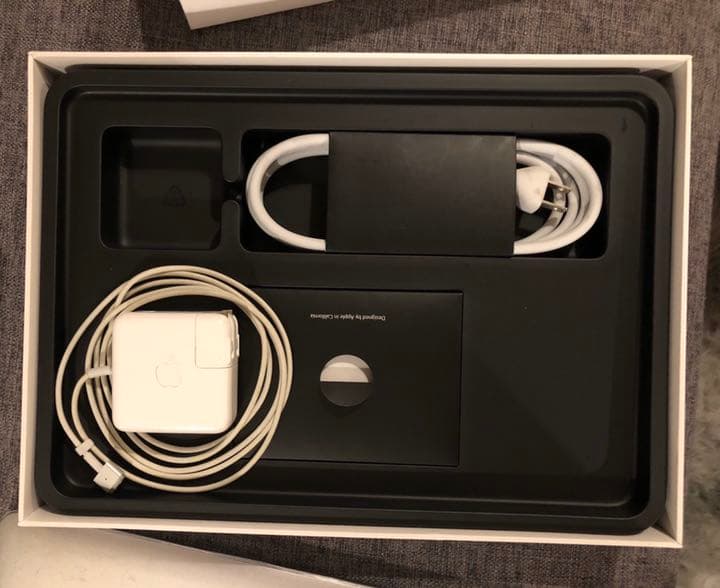 【値下げ】13インチ Macbook Air (Early 2015)