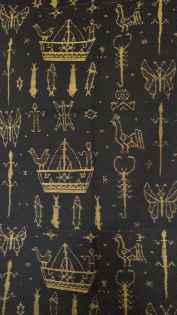 【東南アジアの布】No.14　イカット　サロン(筒状腰布)　インドネシア　希少