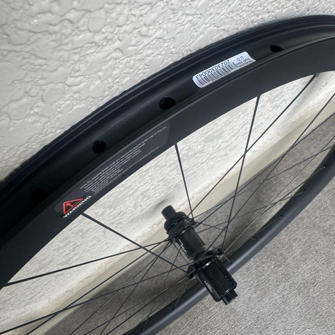 美品 カーボン ホイール ディスク グラベル 700C