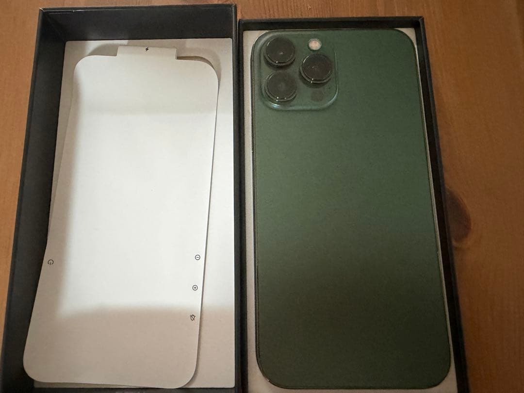 Apple iPhone 13 Pro Max 256GB アルパイングリーン