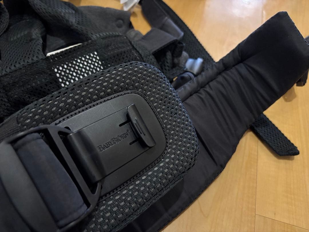 【極美品】BABYBJORN ベビービョルン ハーモニー 抱っこ紐 ブラック　黒