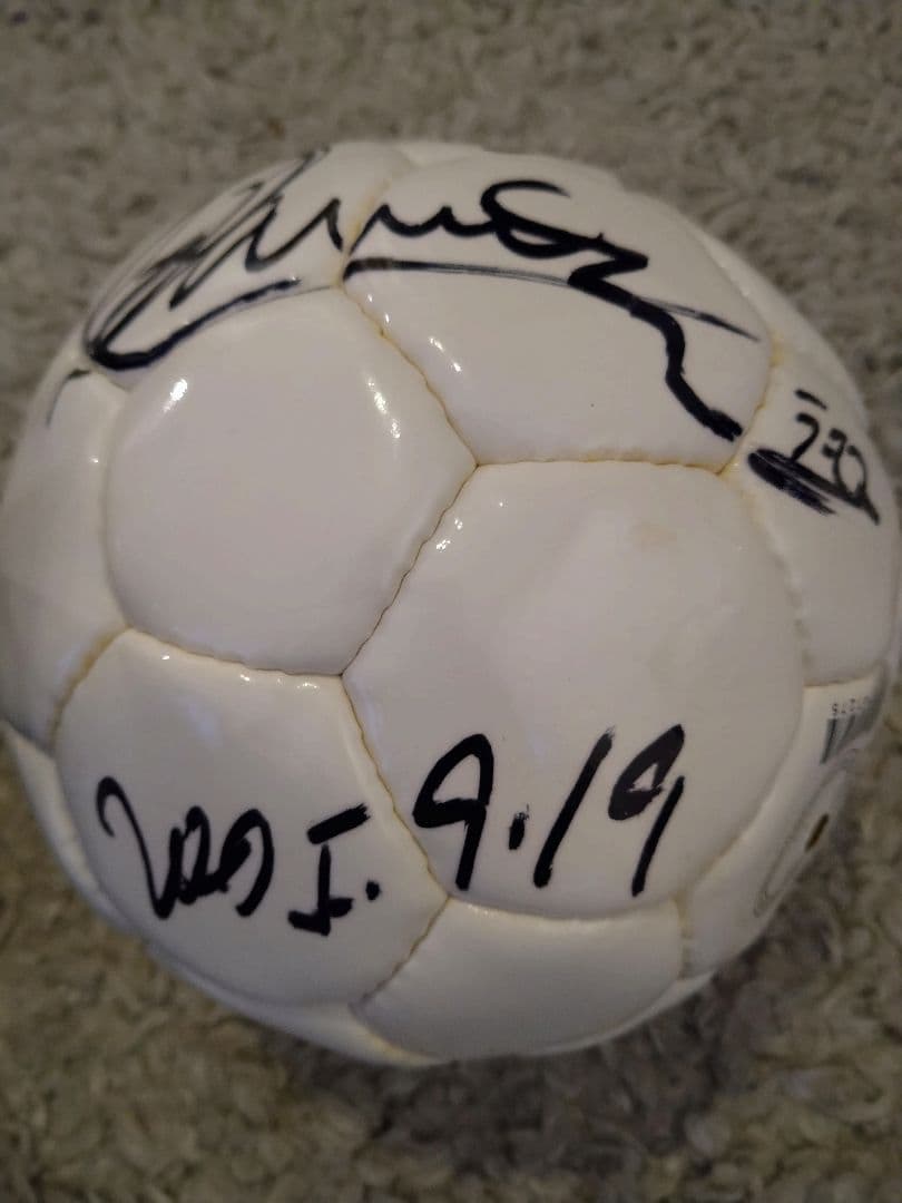 ラモス瑠偉　直筆サインボール　2001年