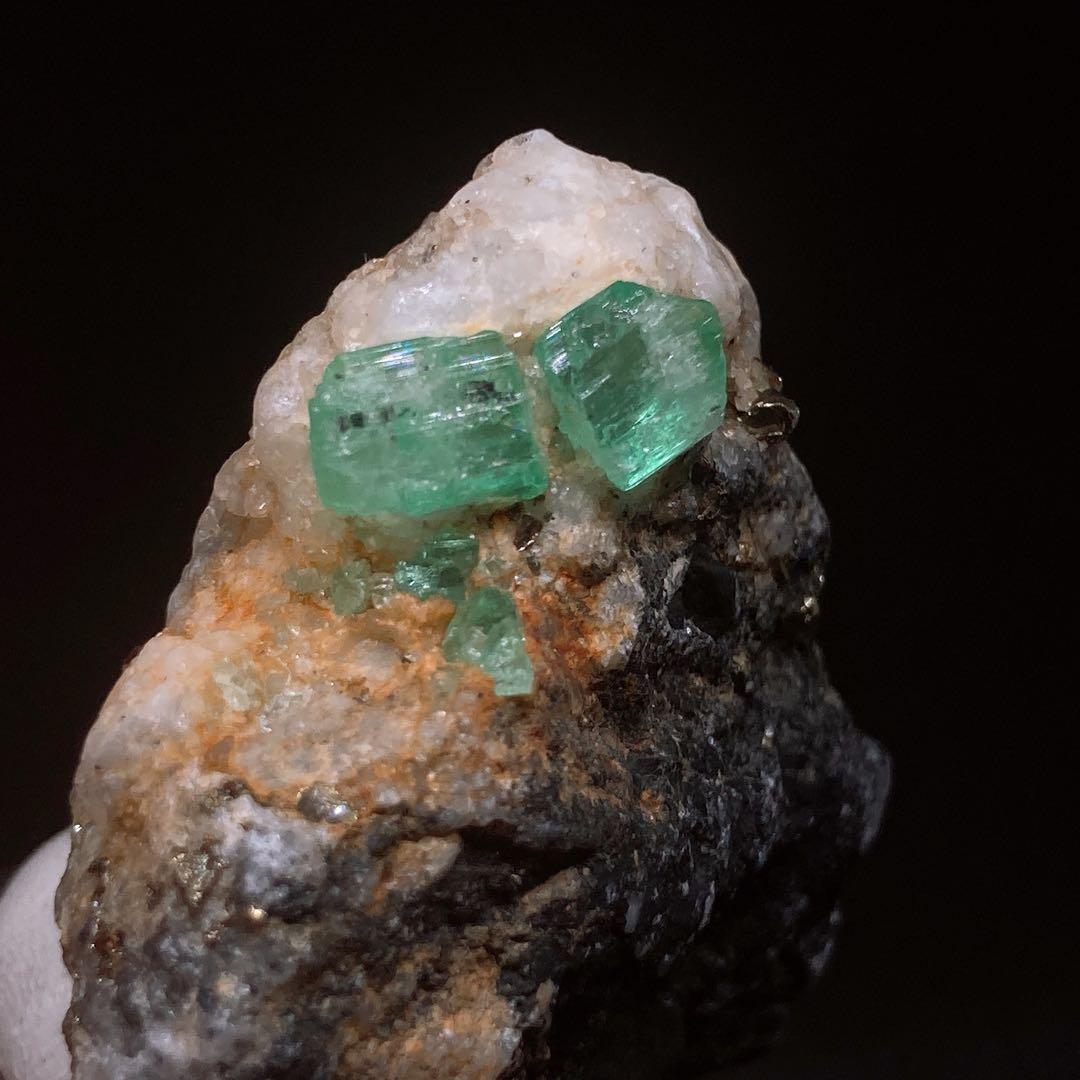 P*L様 エメラルド　パイライト　共生　原石　鉱物標本　302