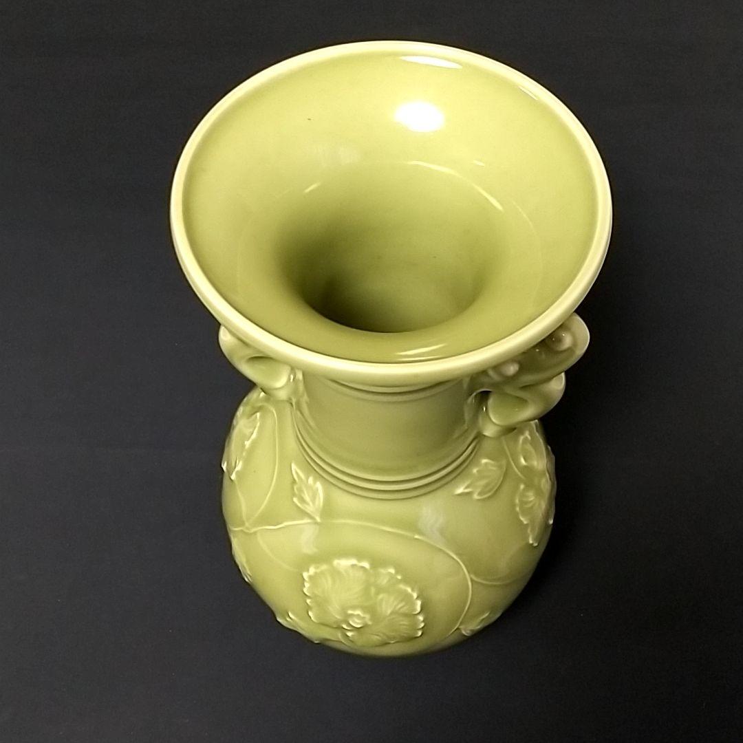 青磁竹耳華瓶 宮永東山作、共箱