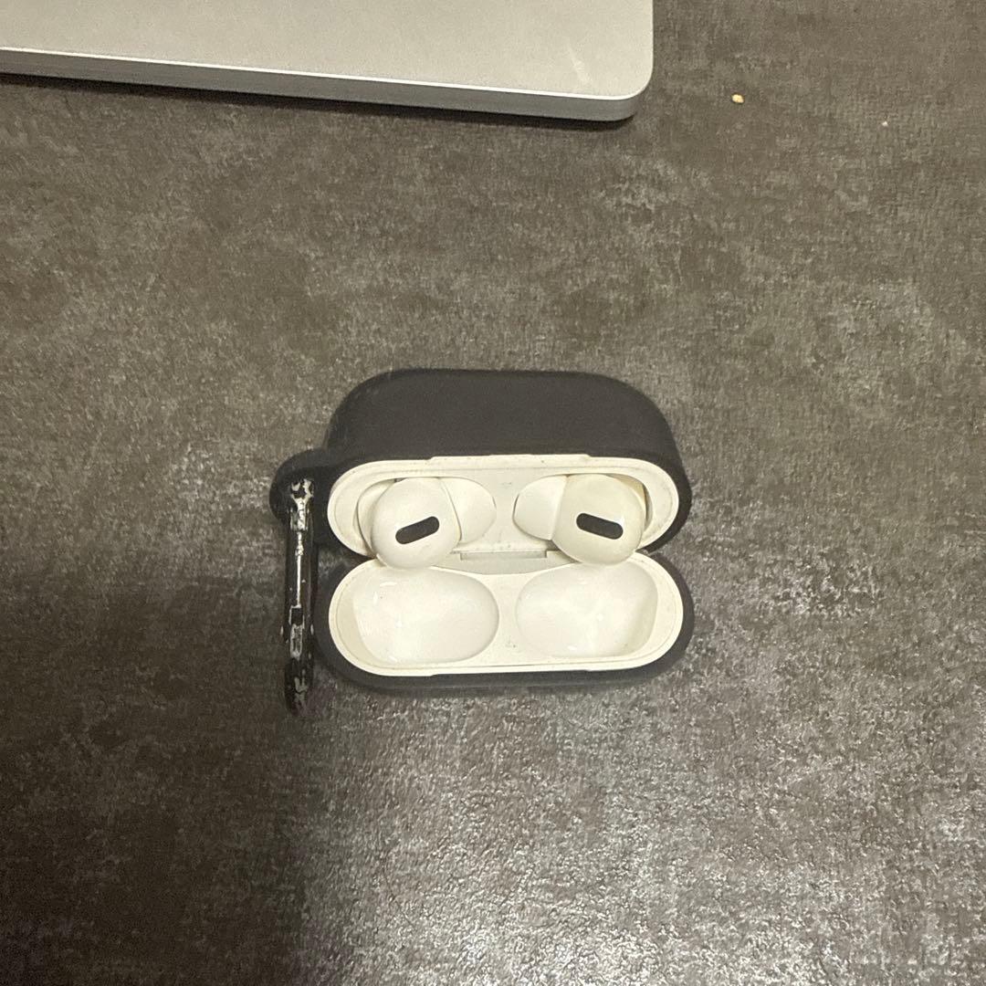 AirPods Pro 充電ケース付き