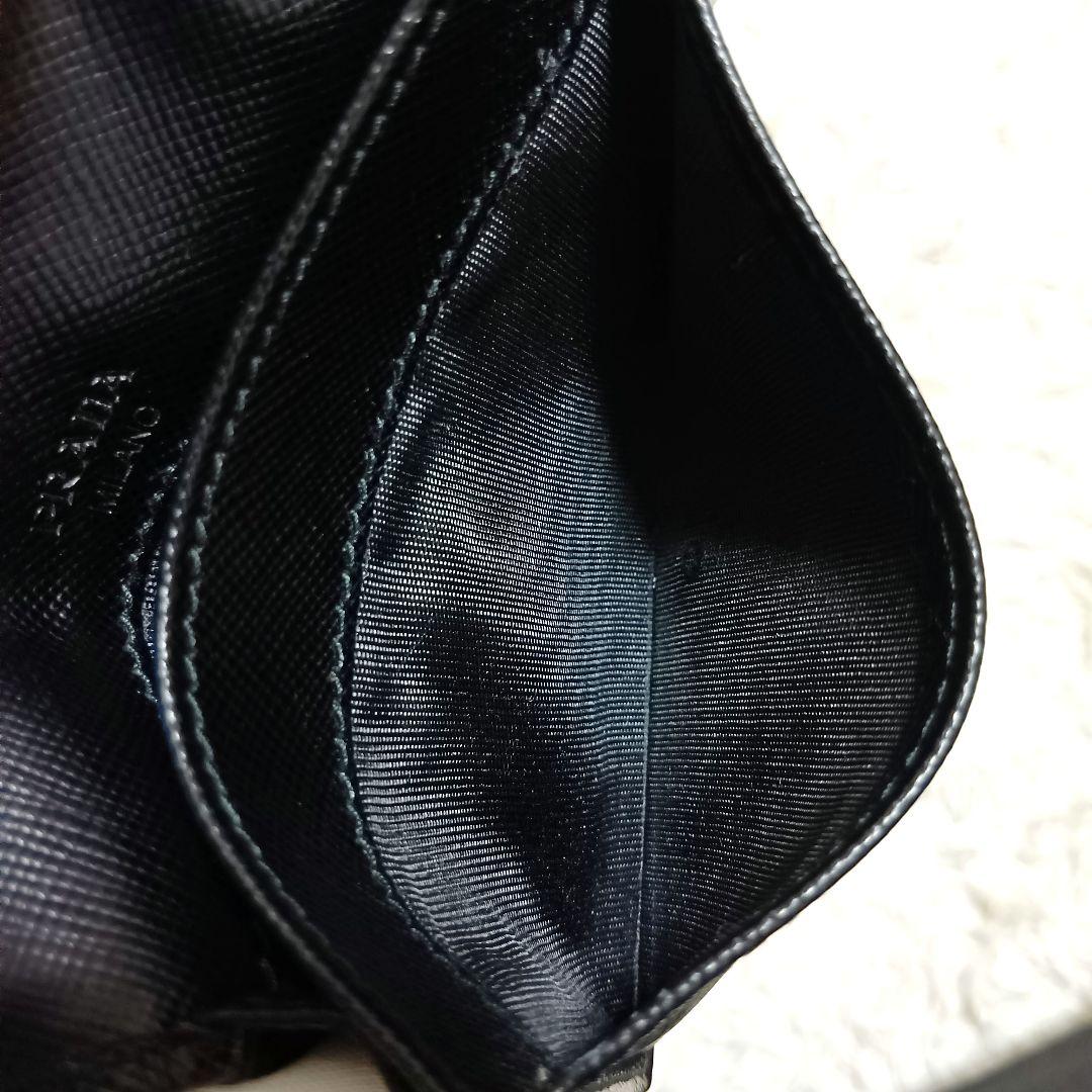 プラダ　カードケース　名刺入れ　ロゴ刻印　レザー　ブラック　正規品