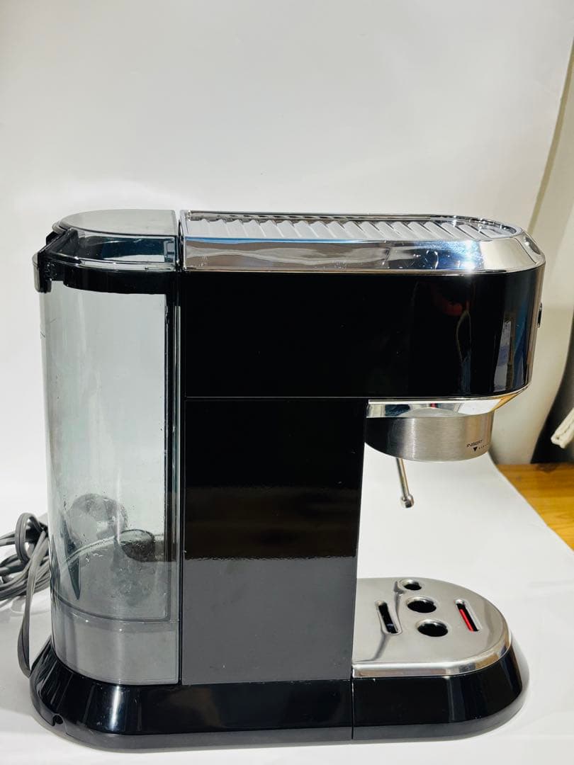 デロンギ　デディカ　EC680 BK ブラック　エスプレッソマシン　おまけ付き