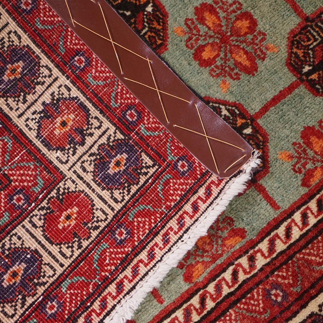 にわとり様　バルーチ 94×68cm トライバルラグ ペルシャ絨毯