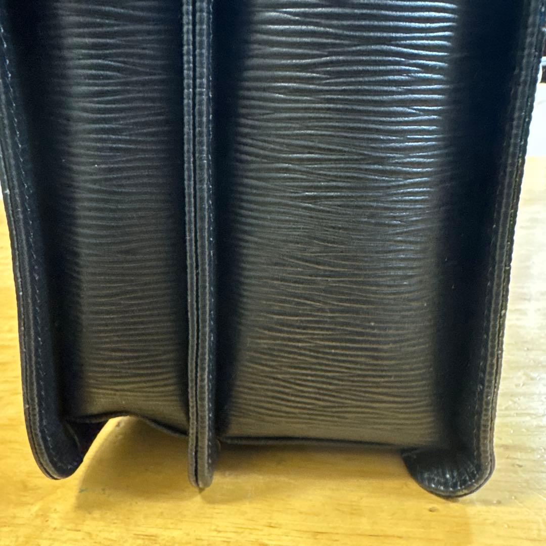 aniary　アニアリ　ビジネスバッグ