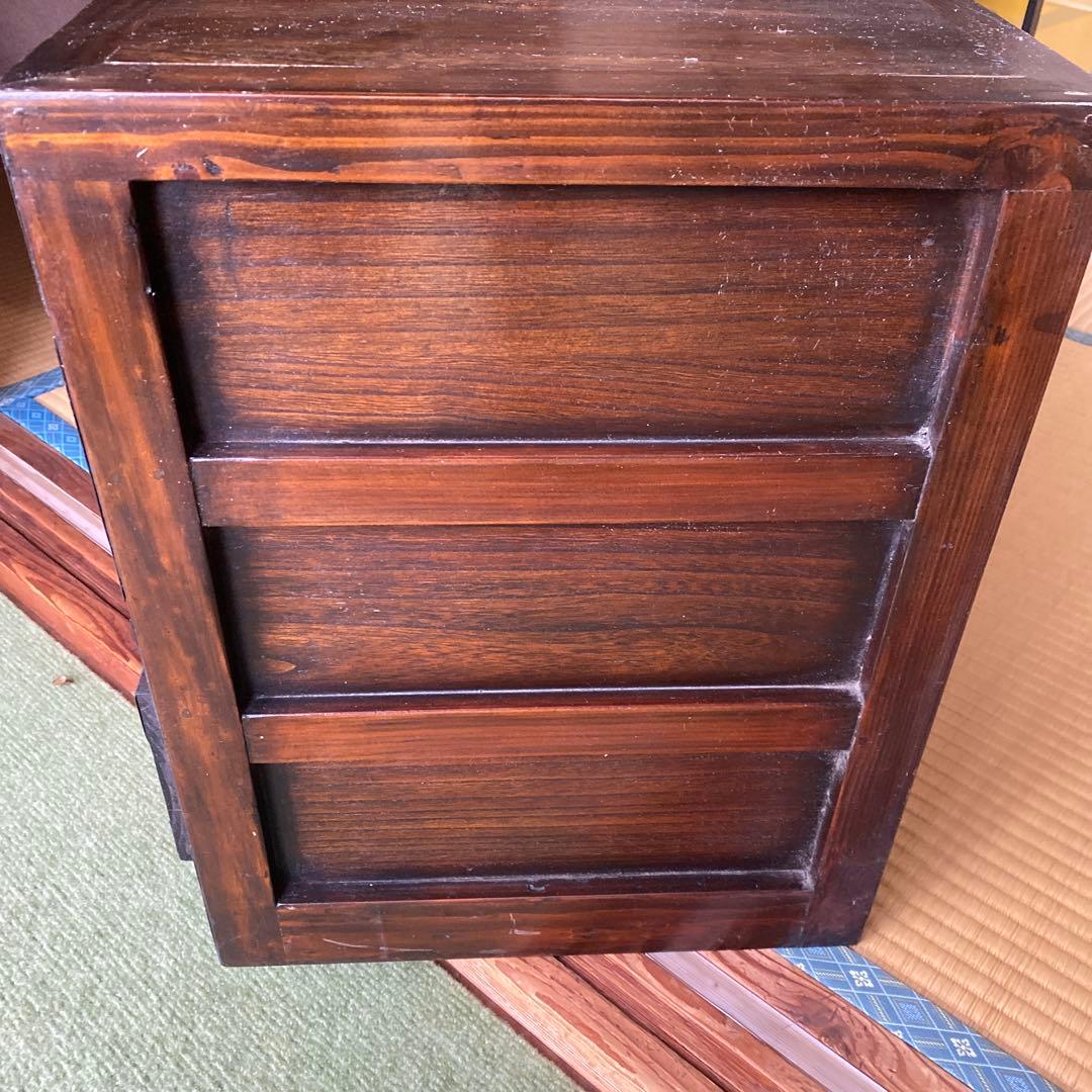 日本の伝統的な木製タンス　時代箪笥風　鍵付き　工芸品