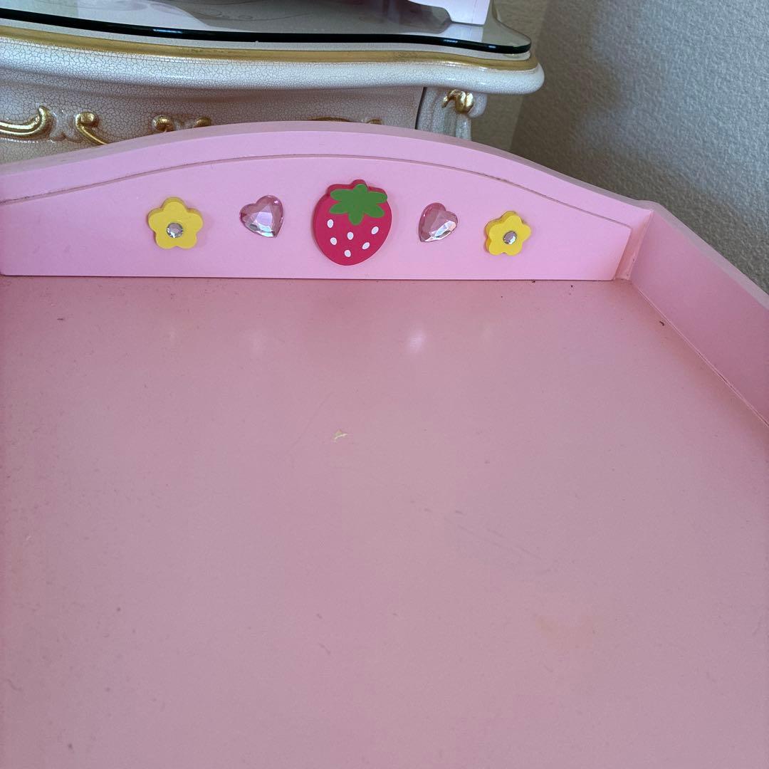 ピンクの木製キャビネット　マザーガーデン