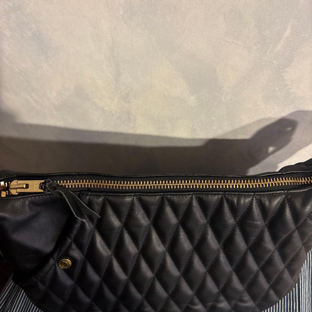 Schott/ショットPADDED BANANA BAG ゴールド