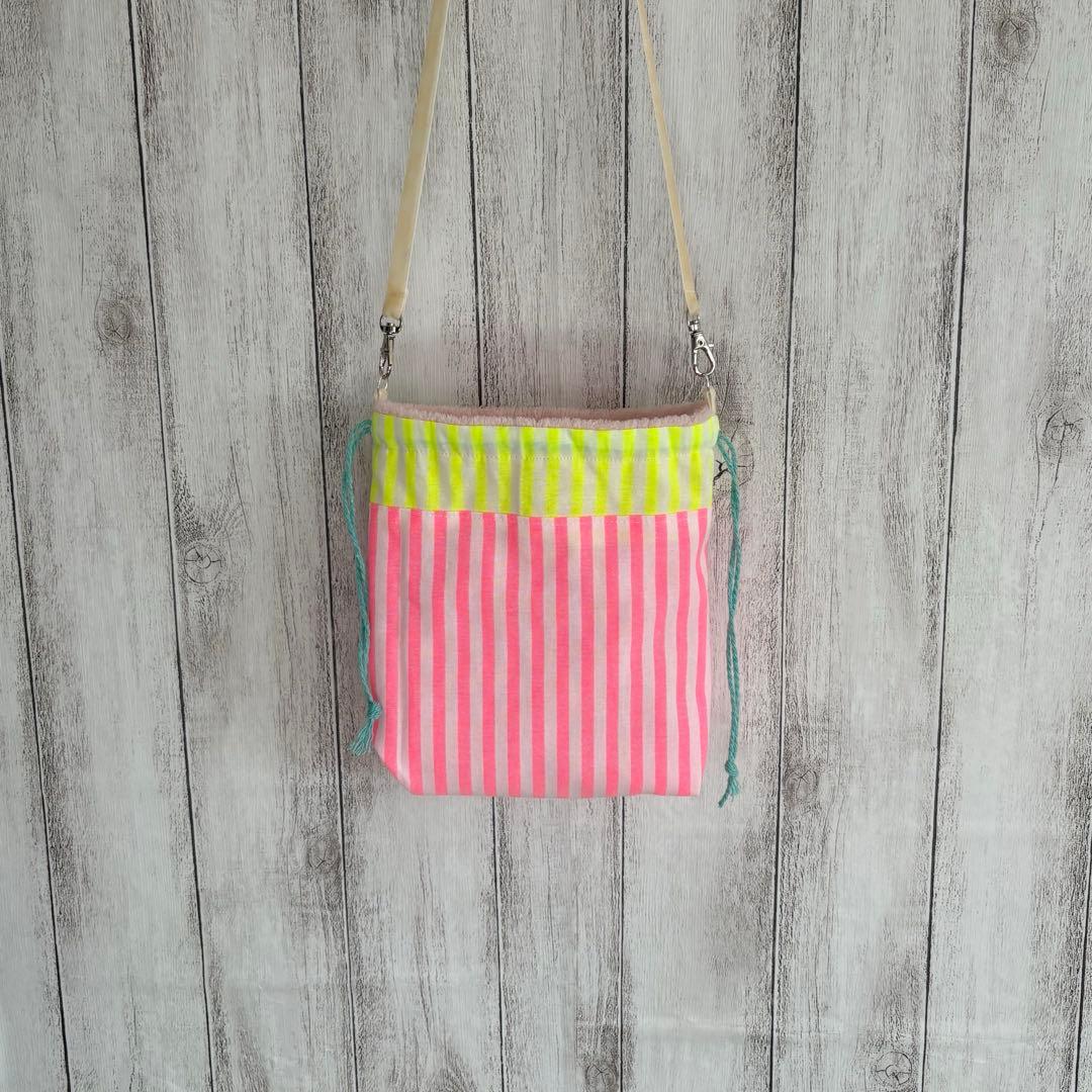 フクモモ仲良し巾着ポーチ　蛍光ストライプ①