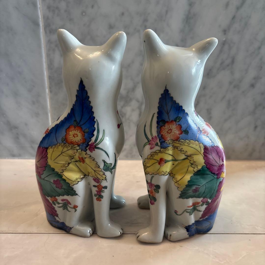 アンティーク　妖艶な瞳と手描きのお花が芸術的な珍しいペア猫ちゃん