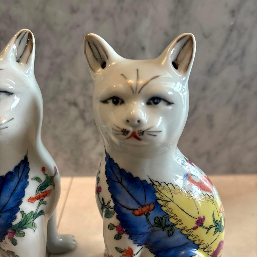 アンティーク　妖艶な瞳と手描きのお花が芸術的な珍しいペア猫ちゃん