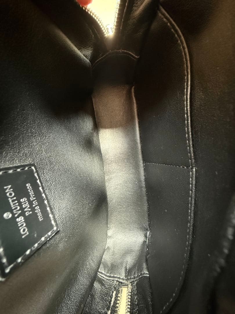 Louis Vuitton 黒 レザー クラッチバッグ