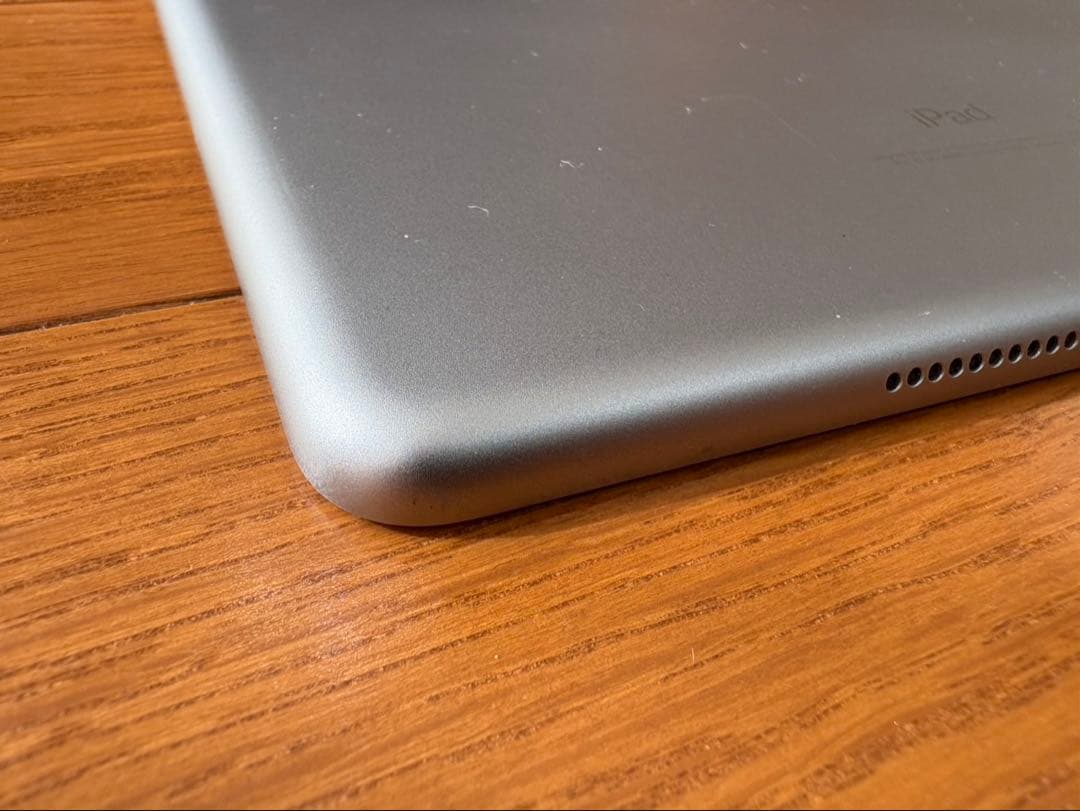 iPad 本体 128GB 第6世代