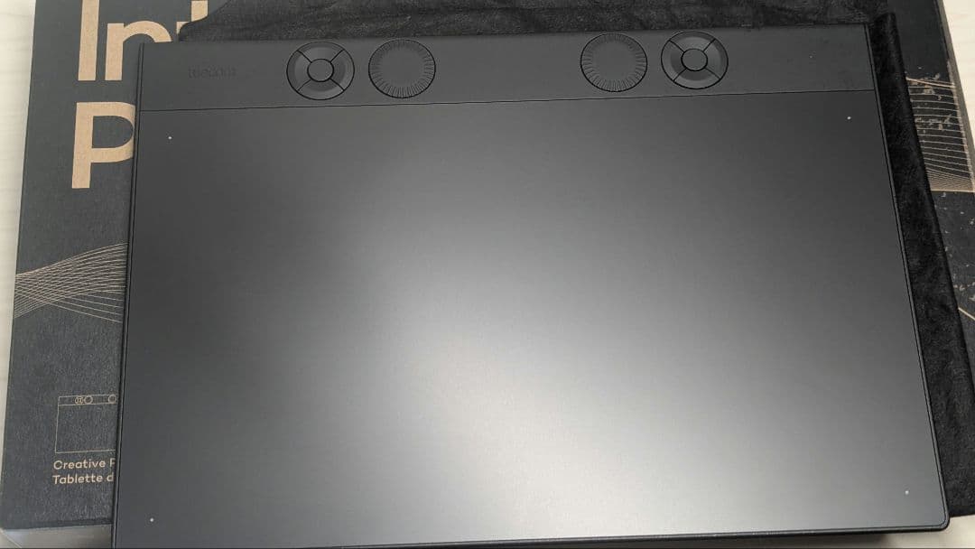 液タブ・ペンタブ Wacom Intuos Pro 2025 Medium PTK670K0C