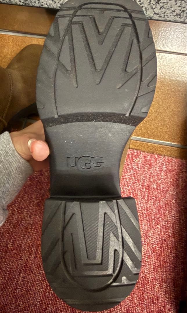 極美品UGG厚底モクシーチェルシー ダークブラウン 25cm