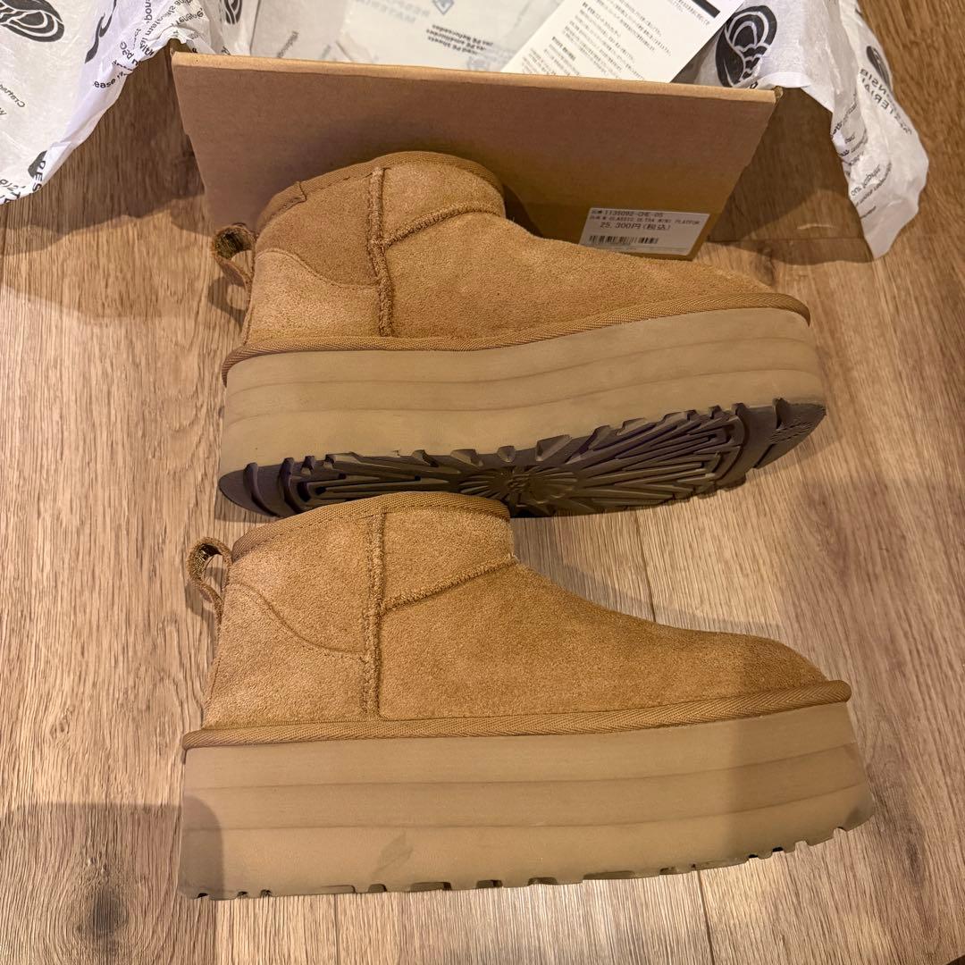 【UGG】 CLASSIC ULTRA MINI PLATFORM 22