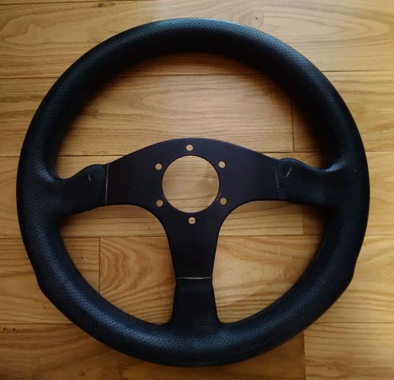 専用出品正規美品MOMO Competition 35cm（スペーサー付き）