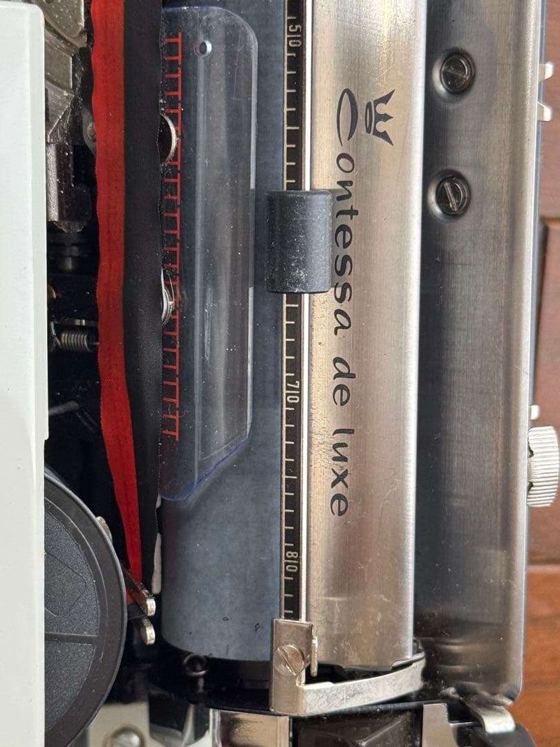 Contessa ホワイトタイプライター