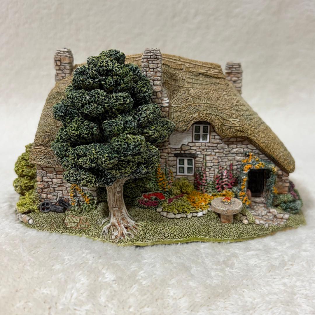 Lilliput Lane OLD MOTHER HUBBARD’S ミニチュア