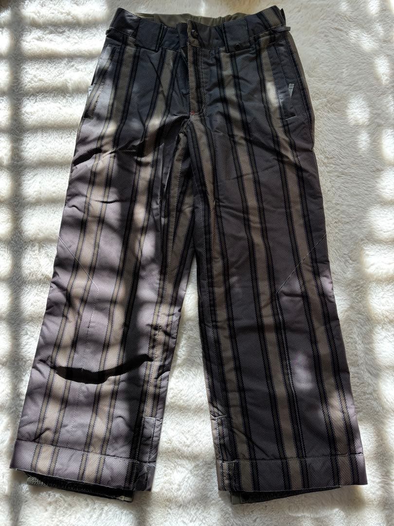 子ども用スノーボードウェア　（緑・茶）