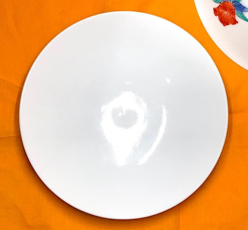 蓋物　十四代 柿右衛門 作　染錦　草花紋　無傷　在銘　共箱。