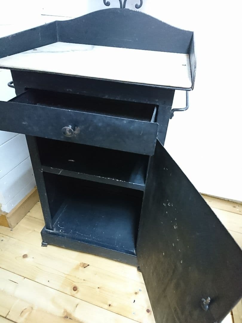 アンティークアイアンドレッサー