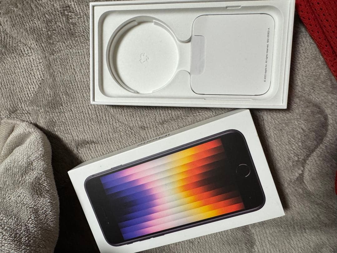 《未使用》iPhone SE3第3世代64GB バッテリー100%