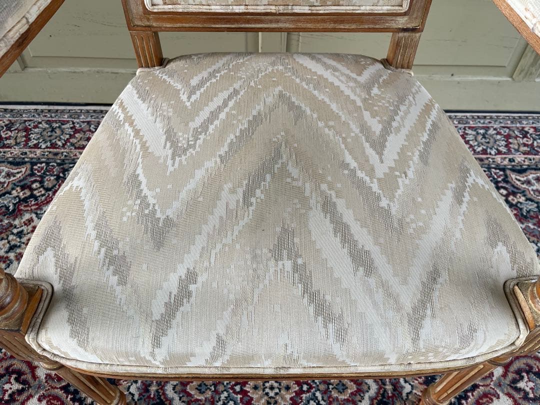 クラシックデザイン ダイニングチェアIDC 大塚家具 BIANCO デカペ塗装