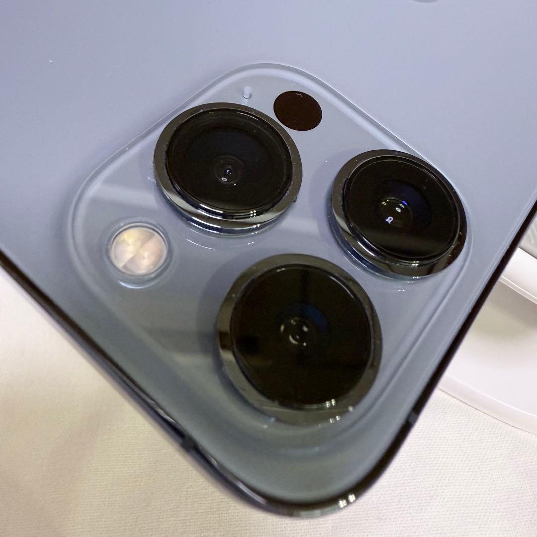 ひぃ【美品】iPhone13 pro 512GBシエラブルー SIMフリー