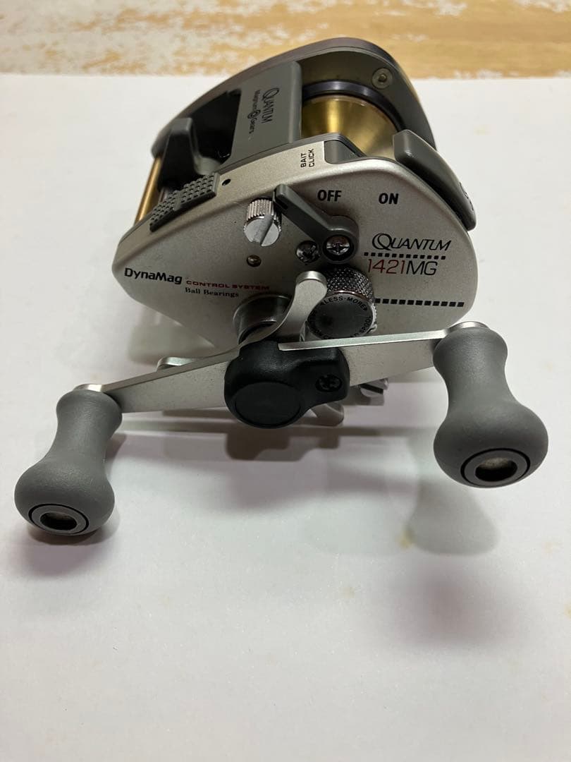 古いクァンタム 1421MG 中古品 オールド80年代 雷魚 ビッグベイト