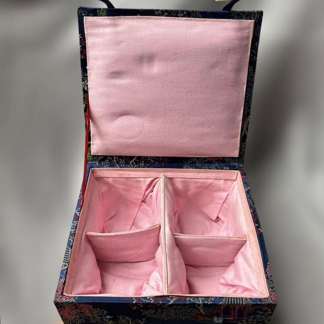 中国美術 内絵 飾り壺 2客セット 台座付 ぼんぼり風　染付 磁器 布貼箱