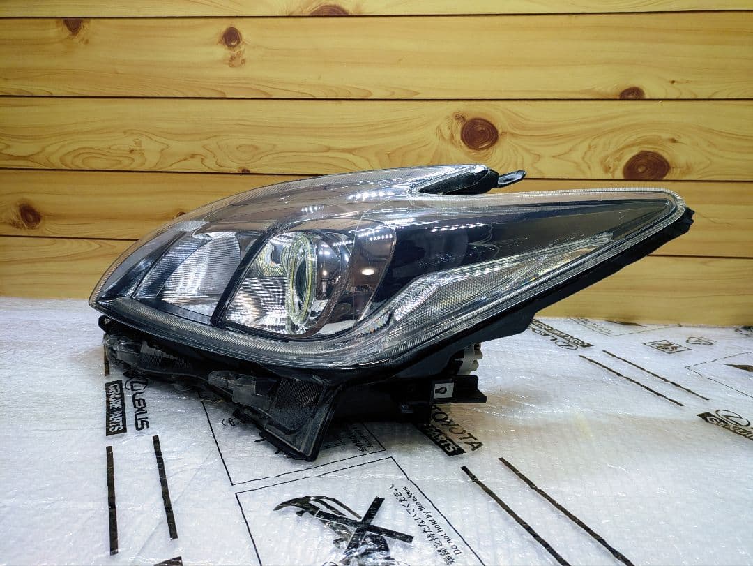 30プリウス 後期 ヘッドライト イカリング シーケンシャル ZVW30