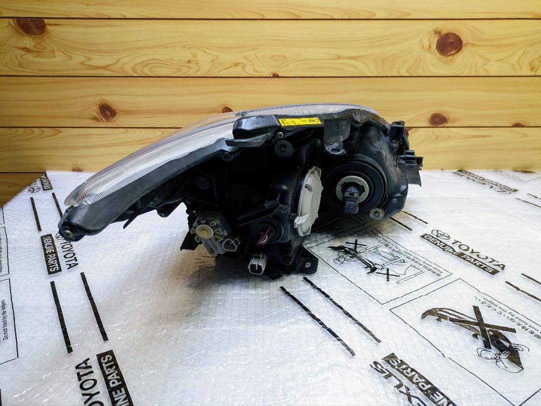 30プリウス 後期 ヘッドライト イカリング シーケンシャル ZVW30