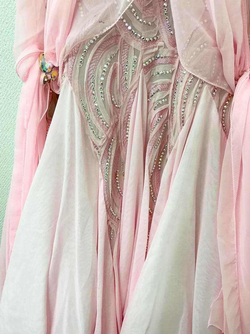 ピンクの社交ダンスドレス