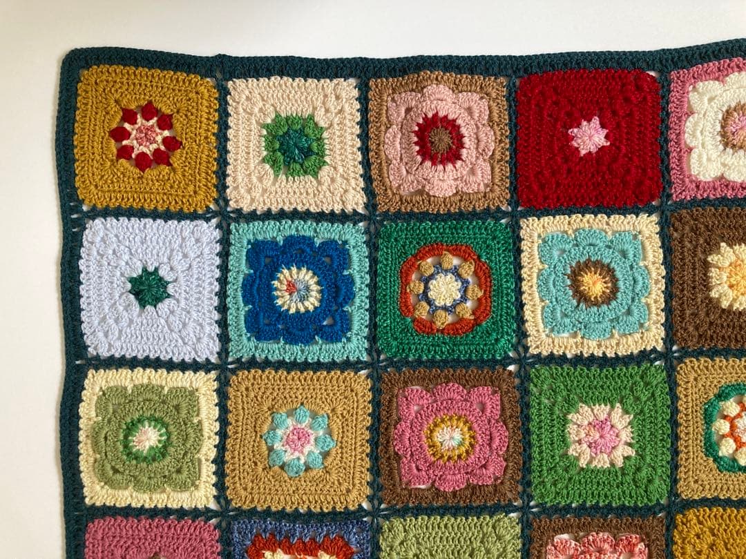 手編み　グラニースクエア　マルチカバー　ブランケット　ハンドメイド　かぎ針編み