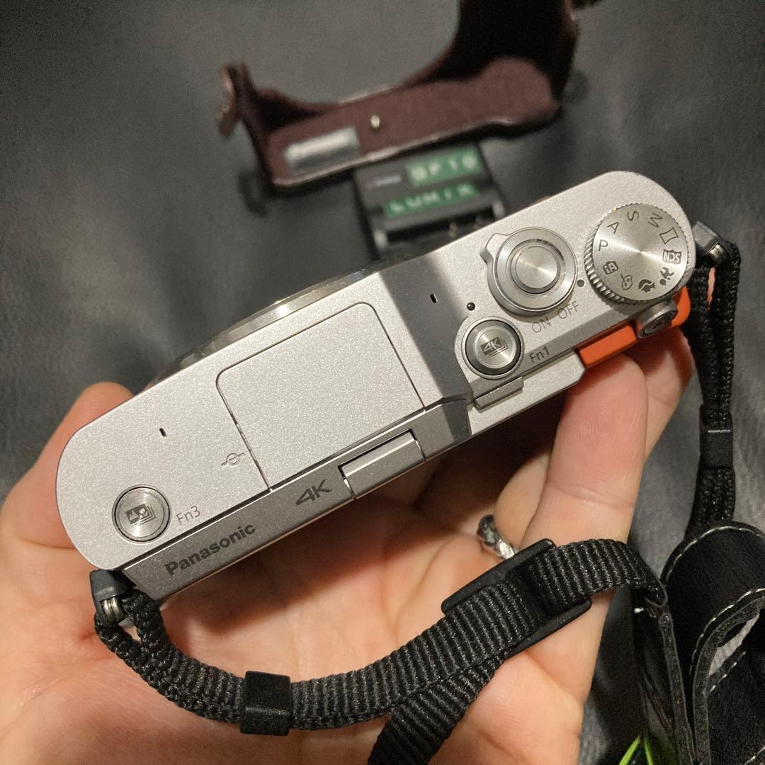 美品　最新LUMIX GF10ボディ&本革ボディケース&予備バッテリー&充電