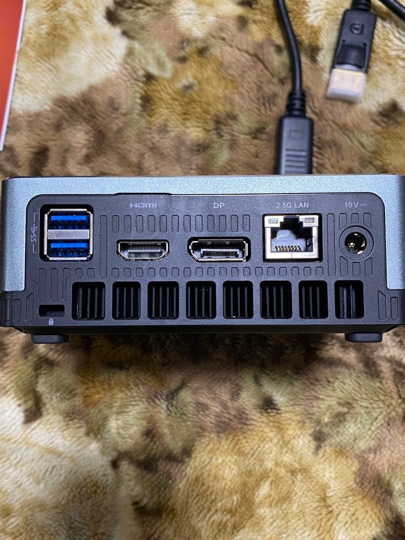 MINISFORUM ミニPC UM700 中古