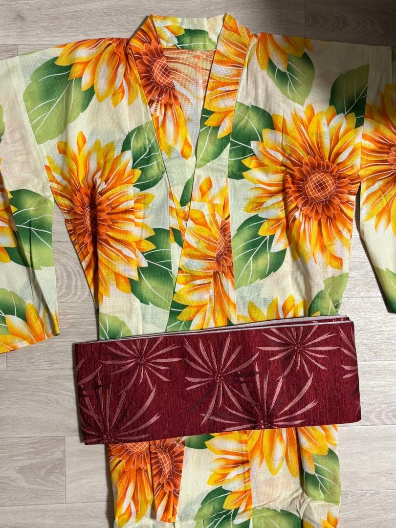 浴衣、帯、下駄(箱あり)、伊達締め、浴衣スリップセットに着付けの仕方説明書付き