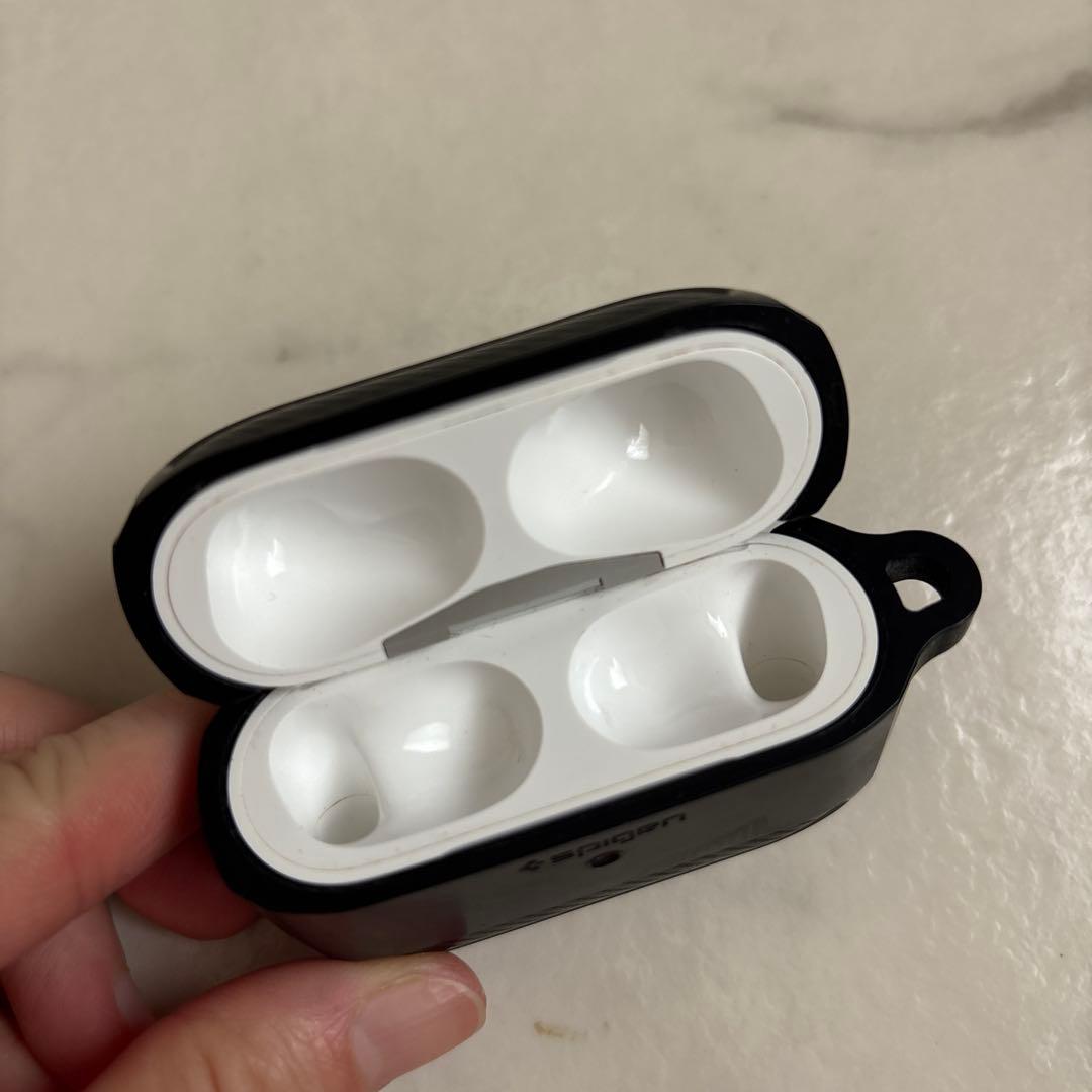 箱付き　正規品AirPods Pro spigenケース付き　ワイヤレスイヤホン