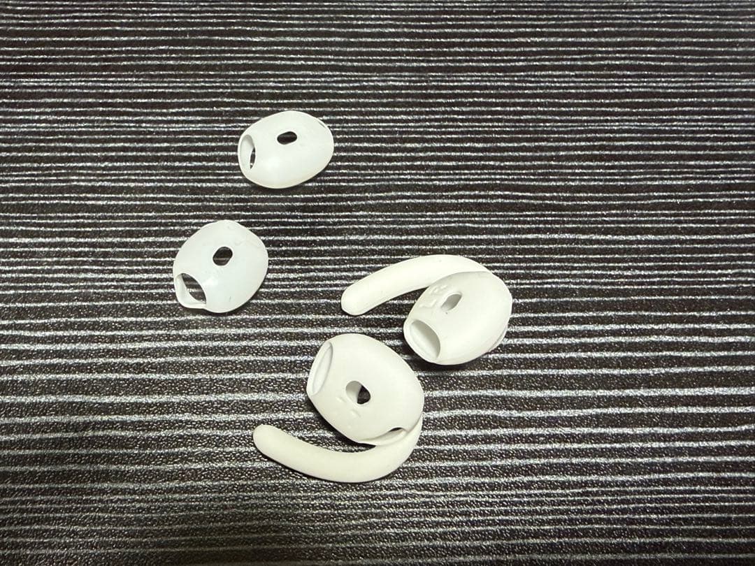 Apple AirPods 4 ノイズキャンセル搭載モデル