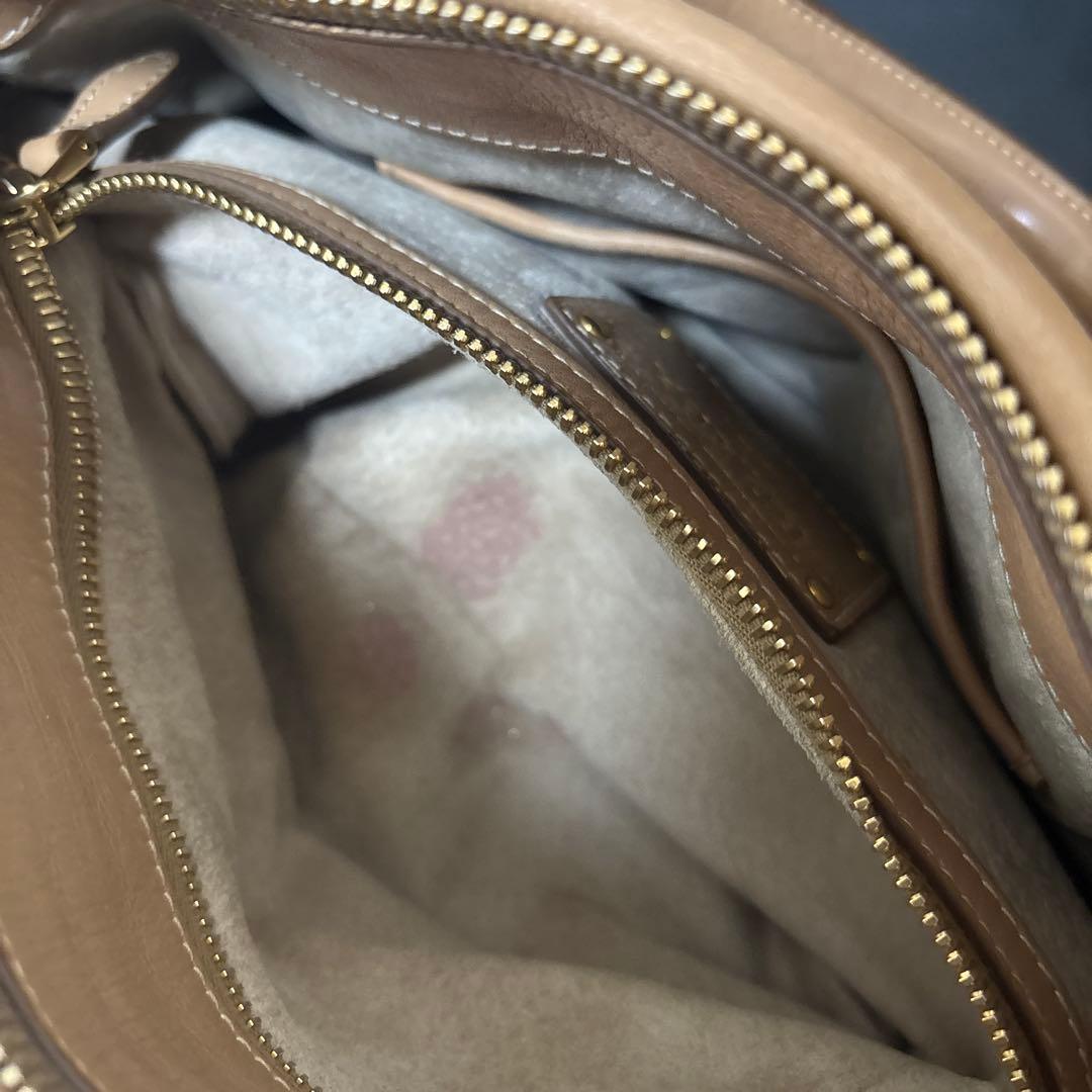 み*の様 PRADA ショルダーバッグ ベージュ ゴールド金具