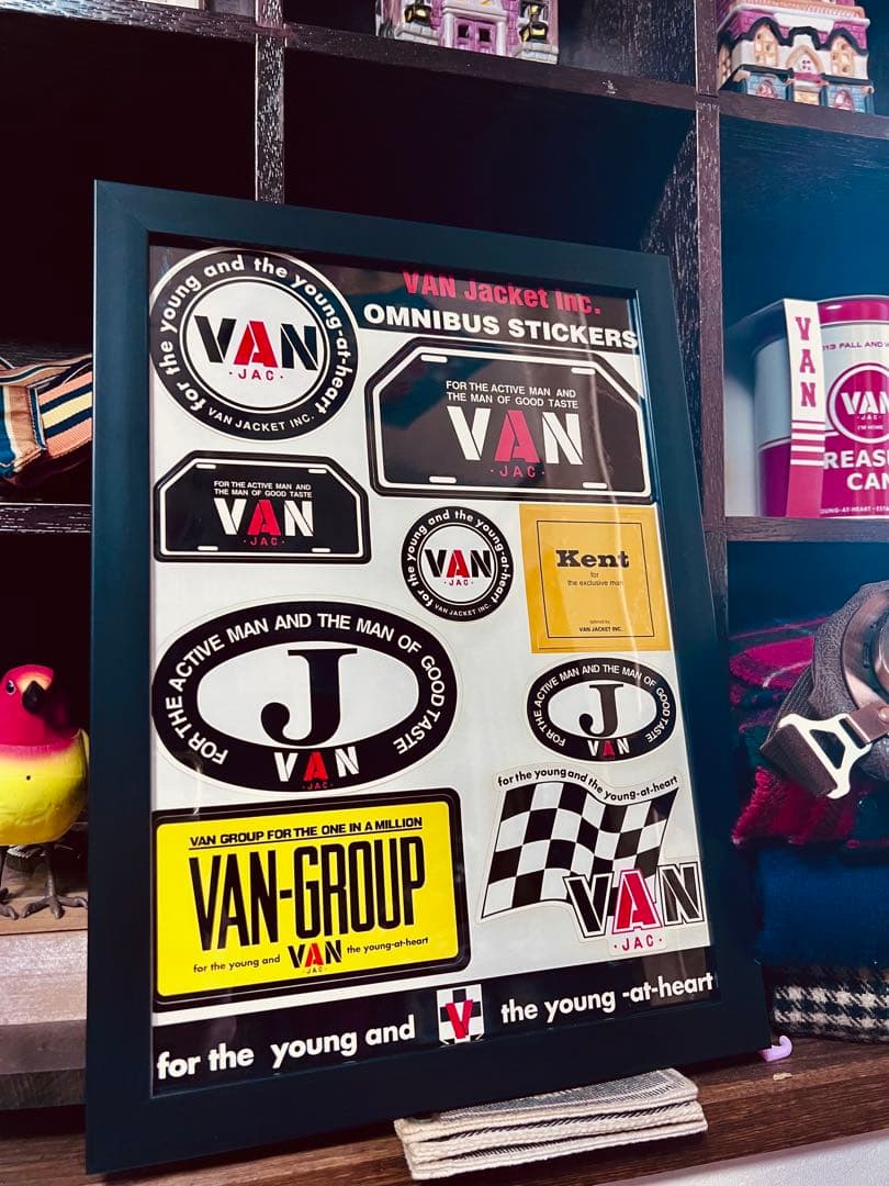 VAN Jacket Inc. オムニバスステッカー コレクション額装のモノ