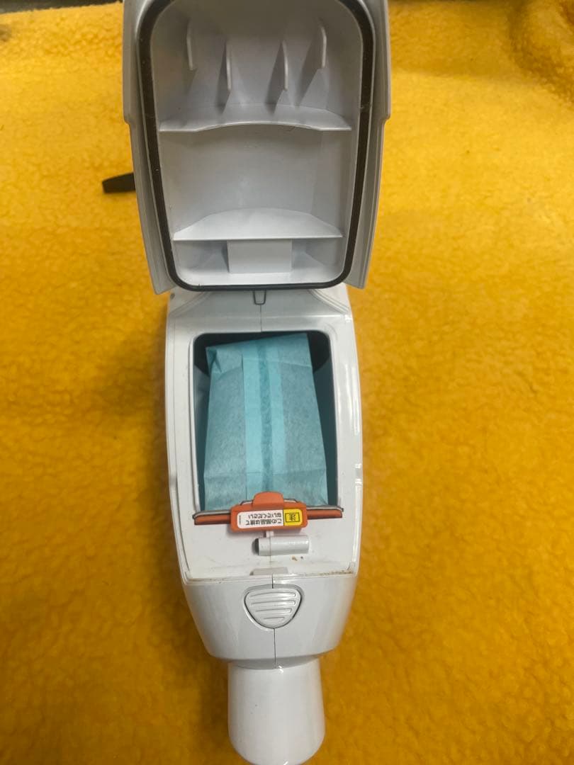 Makita マキタCL107FD充電式クリーナー（バッテリー付き）