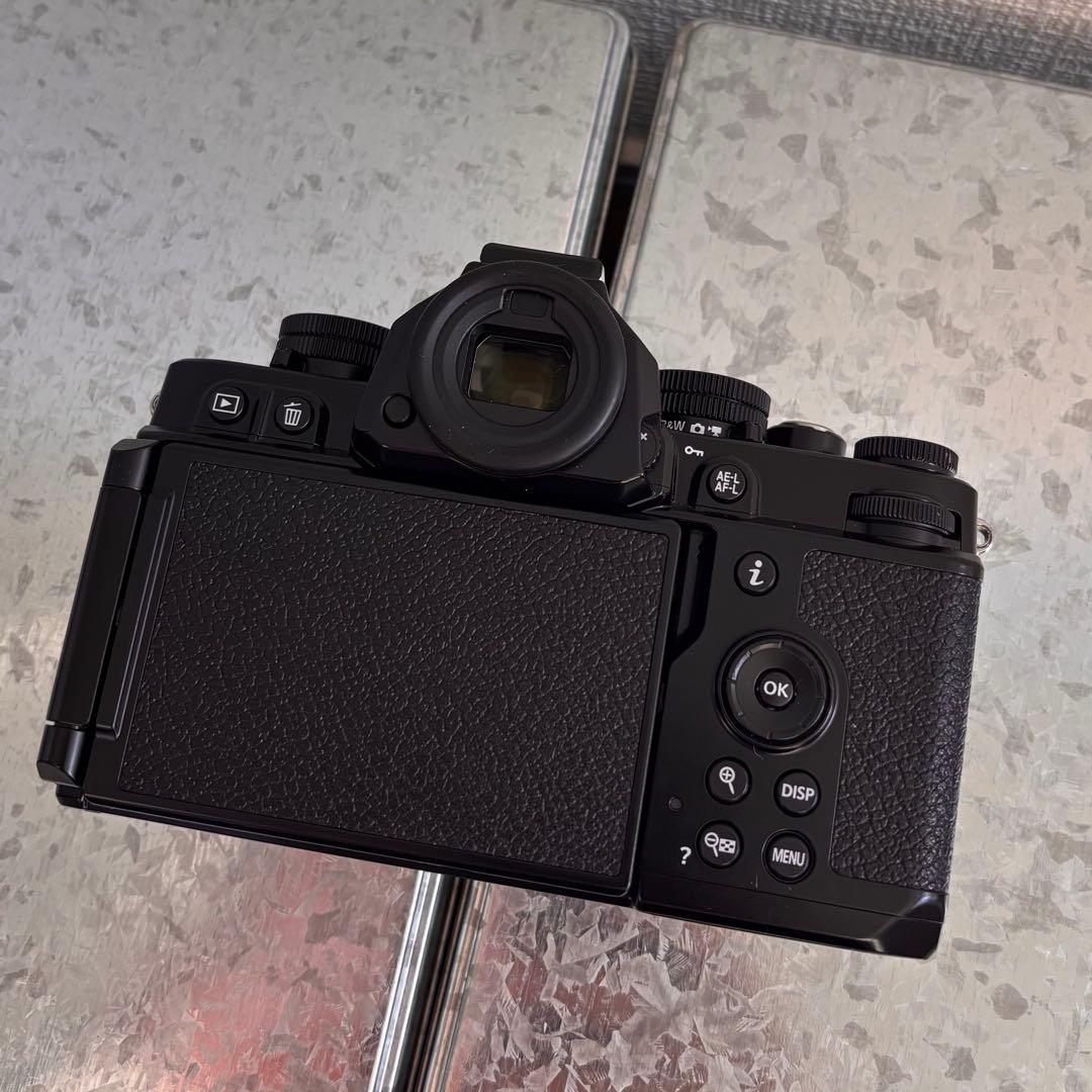 【美品】Nikon Zf 本体　ボディ