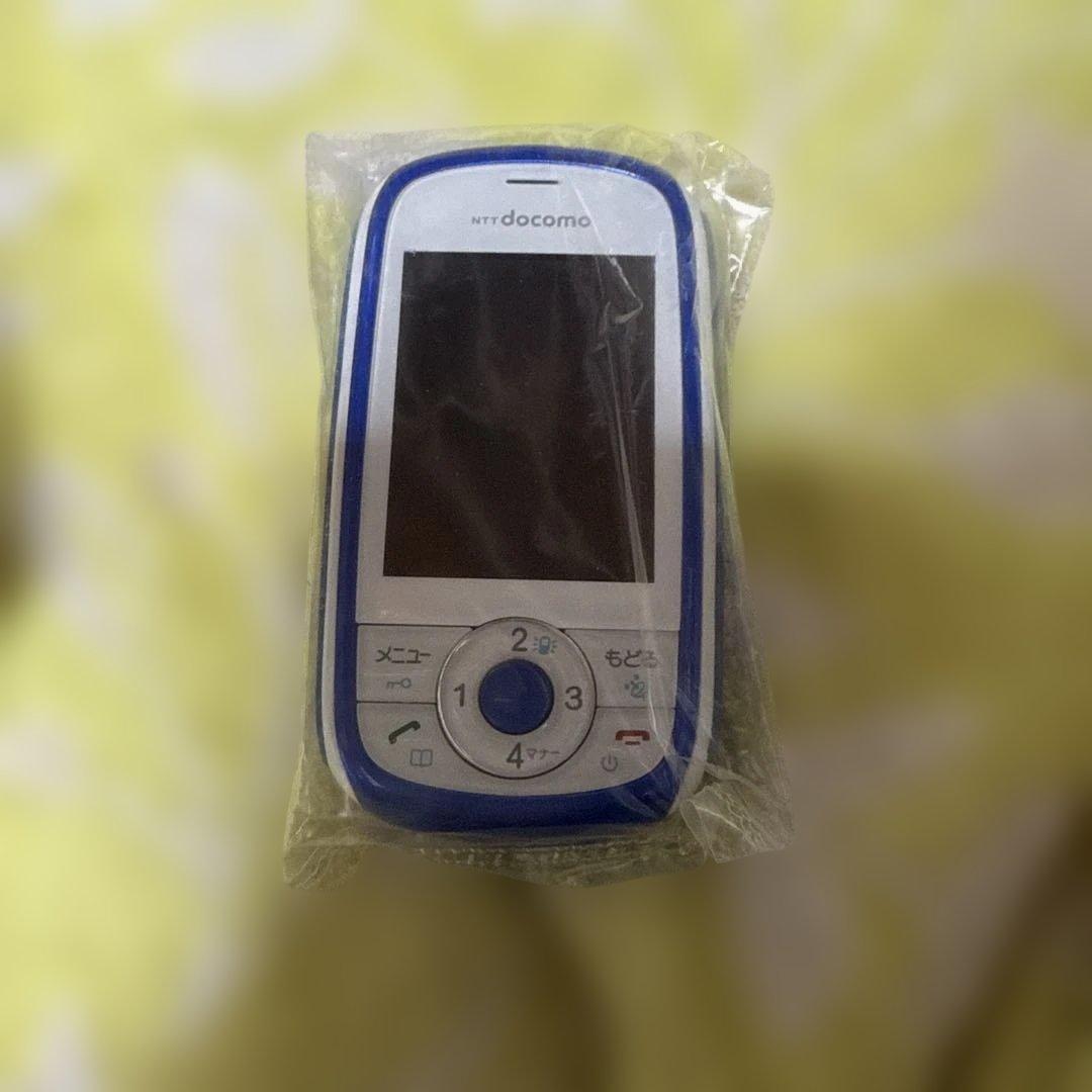 docomo HW-01D ブルー 本体未使用　キッズケータイ